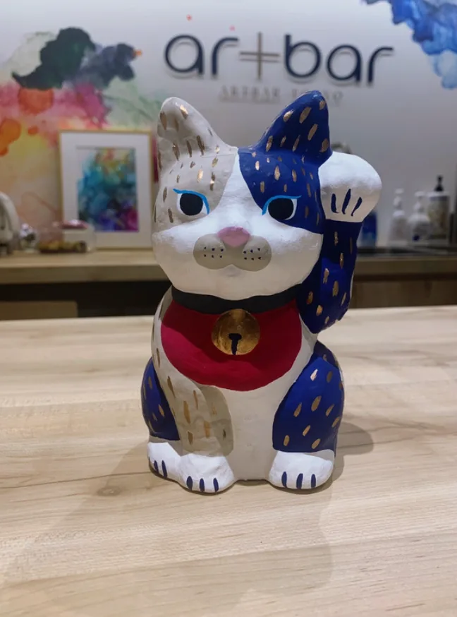 Lucky Cat Paper Mâché Statue Design and Paint 2